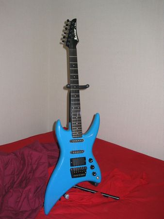 1984 Axstar, blue