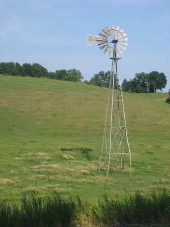 Pumpless windmill on a hillside